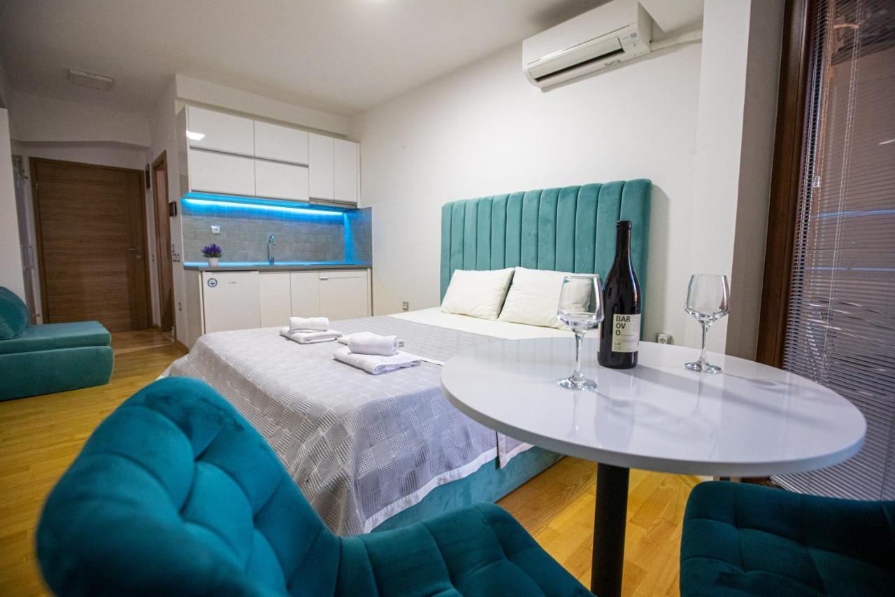 Park Queens Apartments Ohrid Bagian luar foto