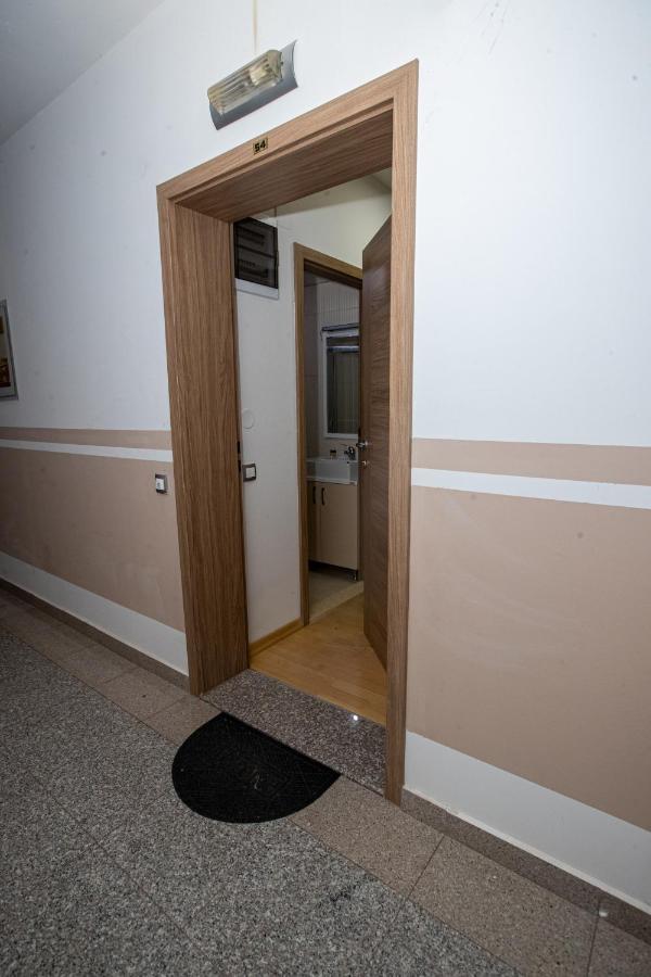 Park Queens Apartments Ohrid Bagian luar foto
