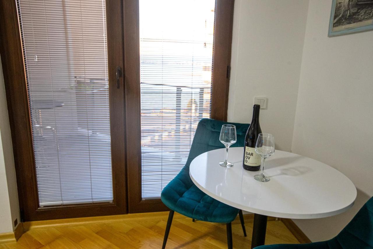 Park Queens Apartments Ohrid Bagian luar foto