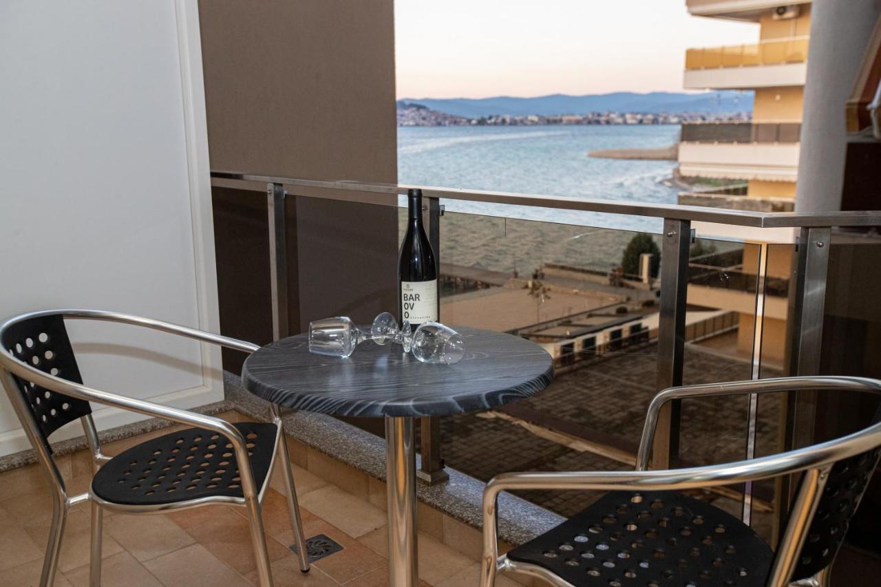 Park Queens Apartments Ohrid Bagian luar foto