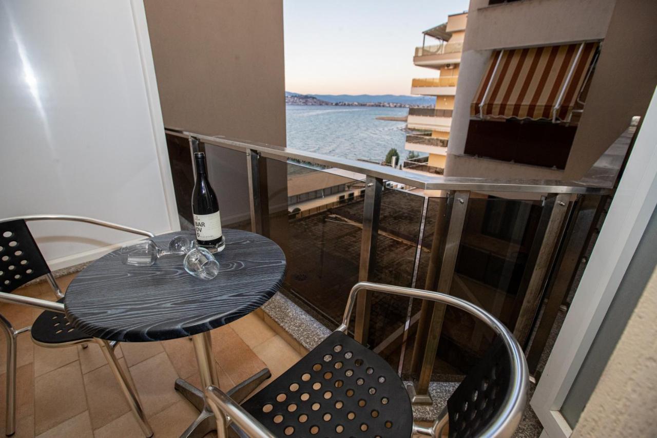 Park Queens Apartments Ohrid Bagian luar foto