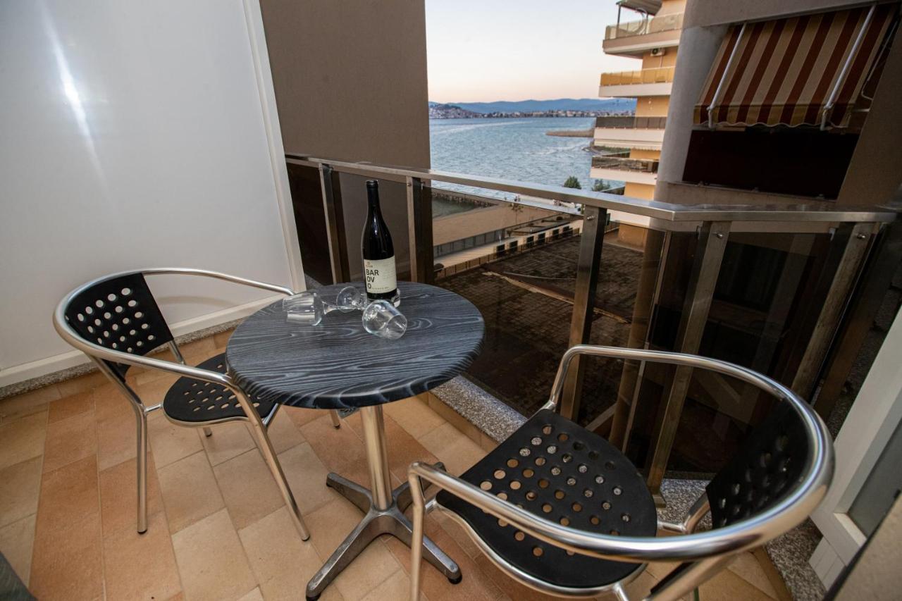 Park Queens Apartments Ohrid Bagian luar foto