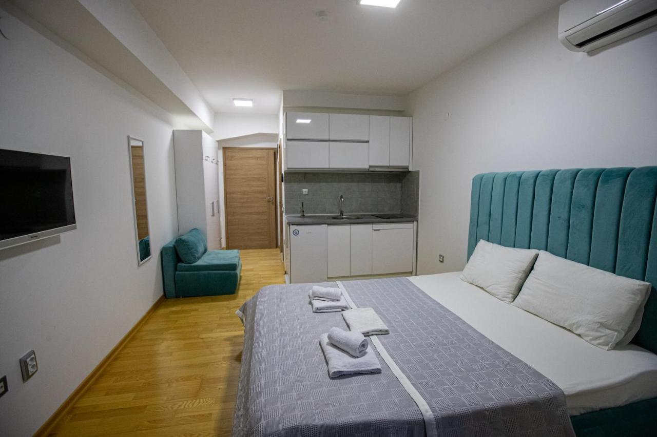 Park Queens Apartments Ohrid Bagian luar foto