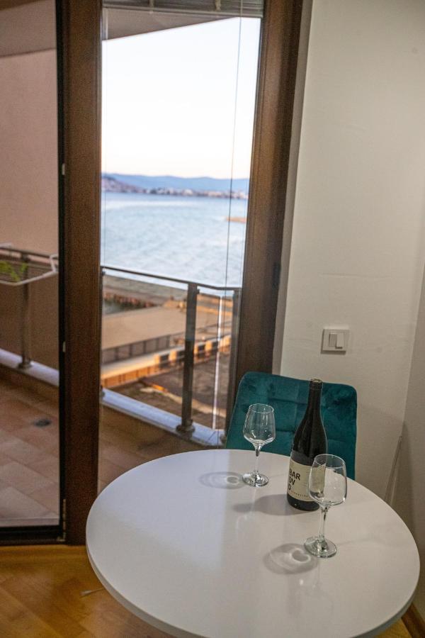 Park Queens Apartments Ohrid Bagian luar foto