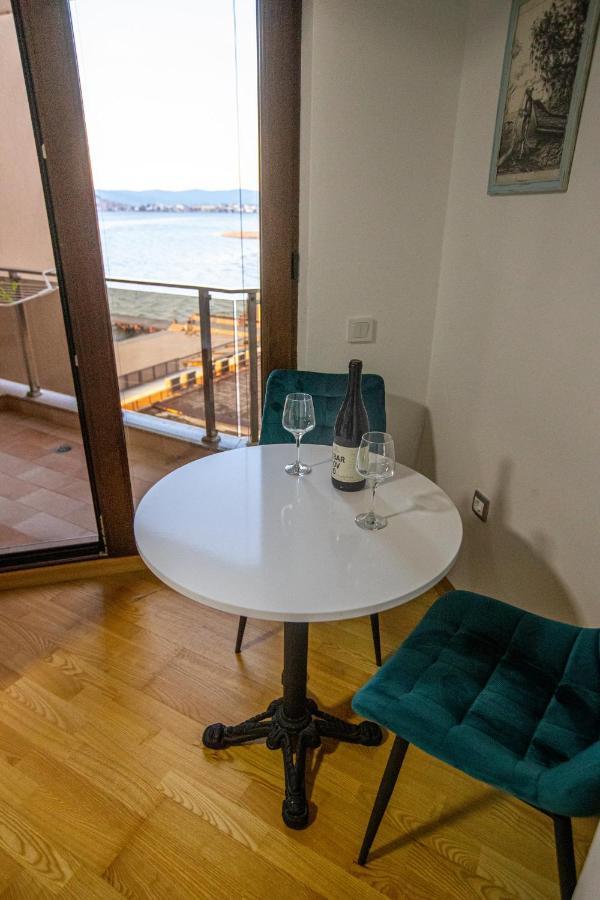 Park Queens Apartments Ohrid Bagian luar foto