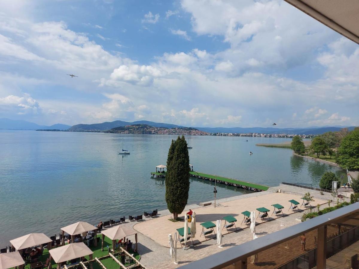 Park Queens Apartments Ohrid Bagian luar foto